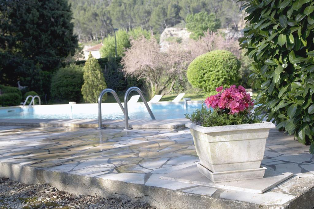 Logis Hotel Castel Mouisson Barbentane المظهر الخارجي الصورة
