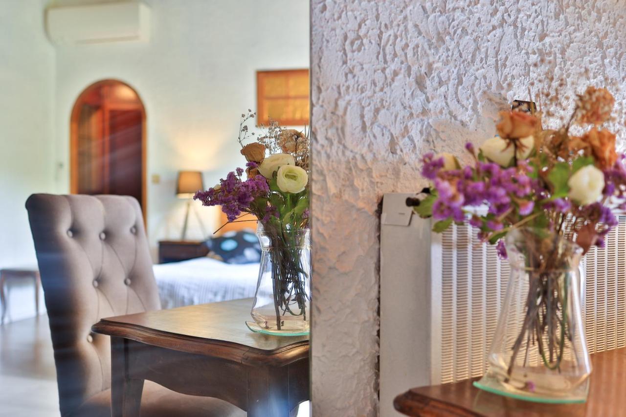 Logis Hotel Castel Mouisson Barbentane المظهر الخارجي الصورة
