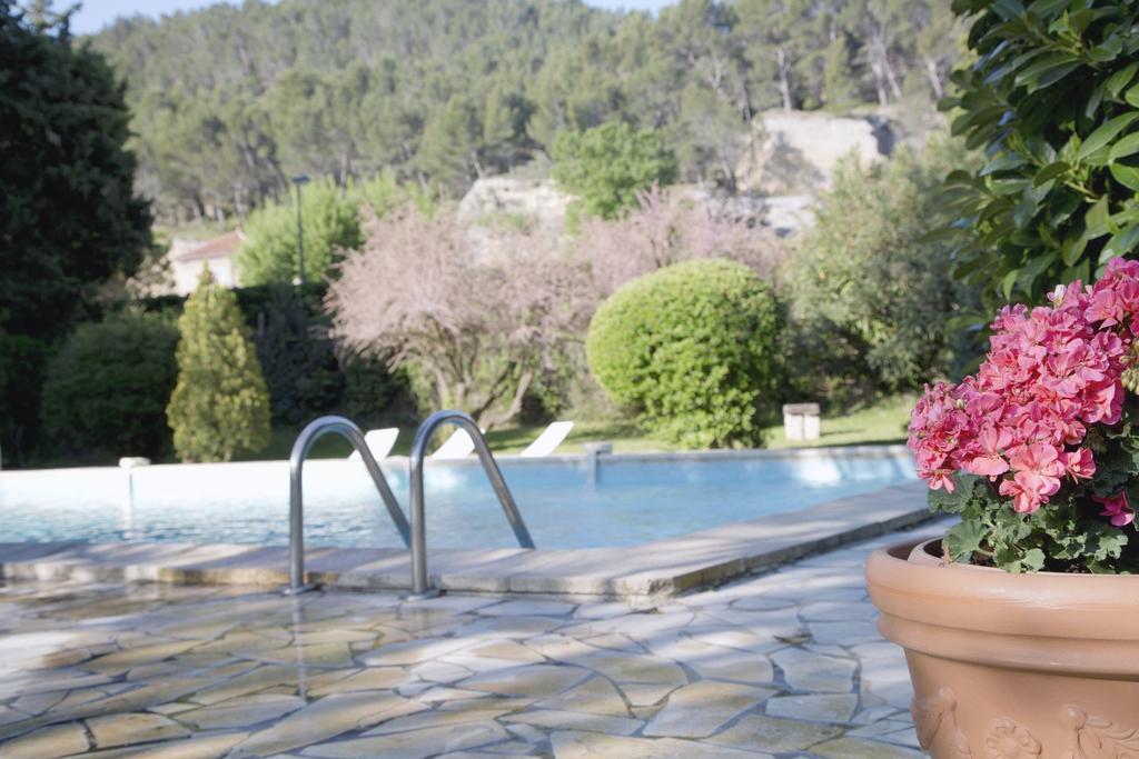 Logis Hotel Castel Mouisson Barbentane المظهر الخارجي الصورة