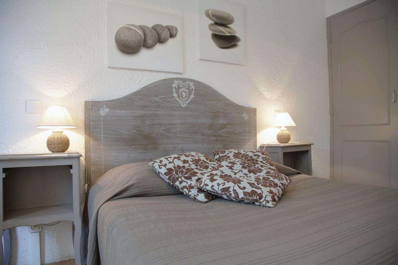 Logis Hotel Castel Mouisson Barbentane المظهر الخارجي الصورة
