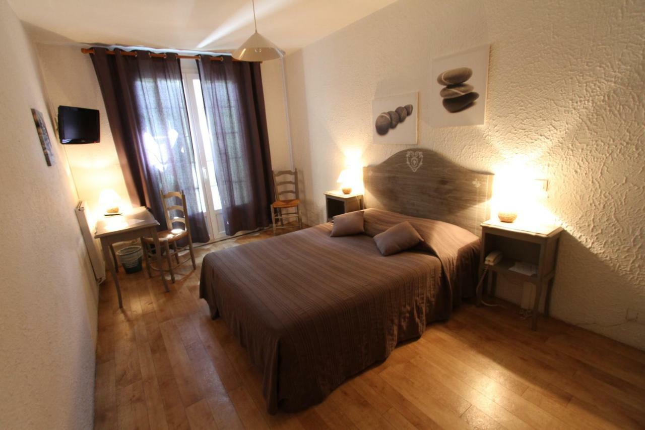 Logis Hotel Castel Mouisson Barbentane المظهر الخارجي الصورة